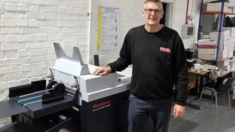 Red Side Up's Paul McGerty with the the Horizon CRF-362 FolderCreaser